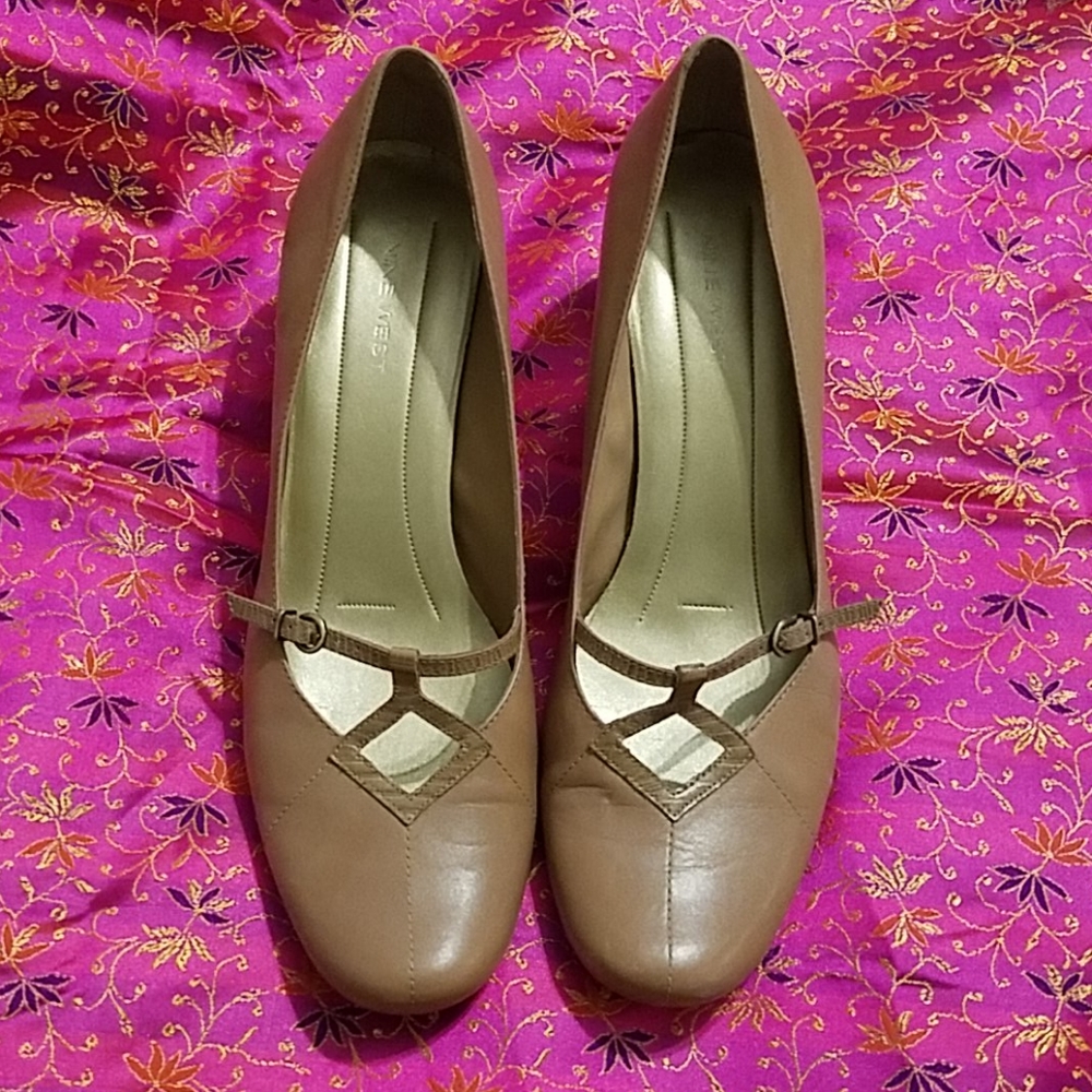 ☆☆☆ Nine West Size 10 Heels
